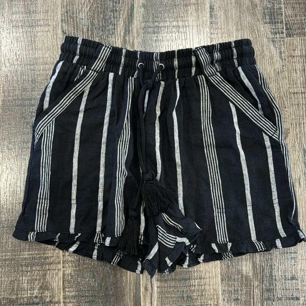 SO Ruffled dolphin hem beach shirt